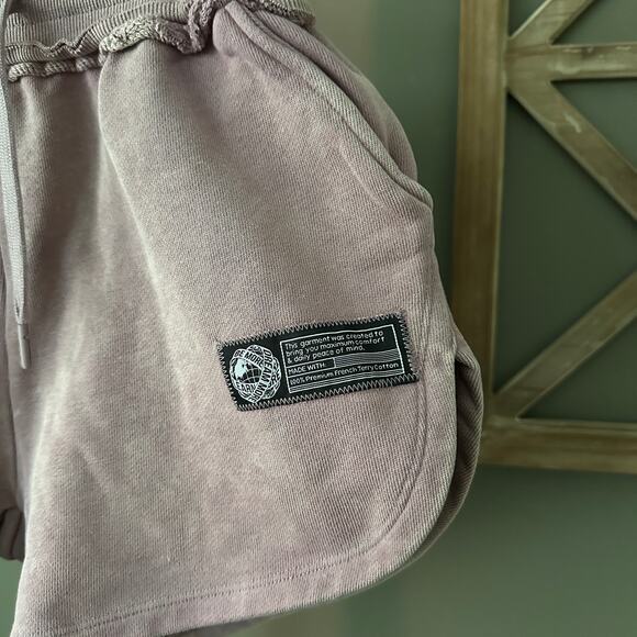Alphalete Very Terry Rose Quartz Athletic Shorts Small - Picture 3 of 6